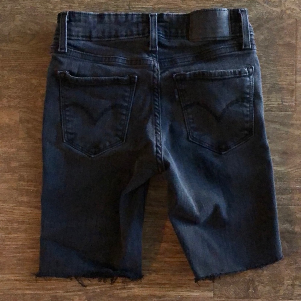 Levi’s Cutoffs - Picture 2 of 8